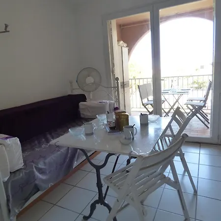 T2 Cabine,climatise, Meuble Tourisme 2*,4 Couchages,wifi,narbonne דירה נרבון-פלאז'